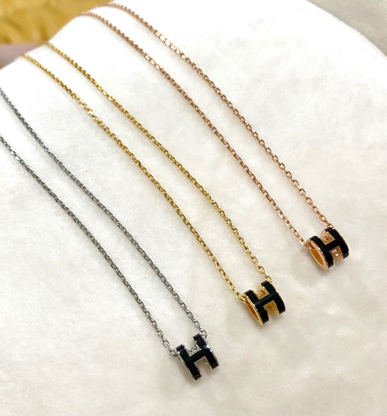 Hermes on sale necklace black