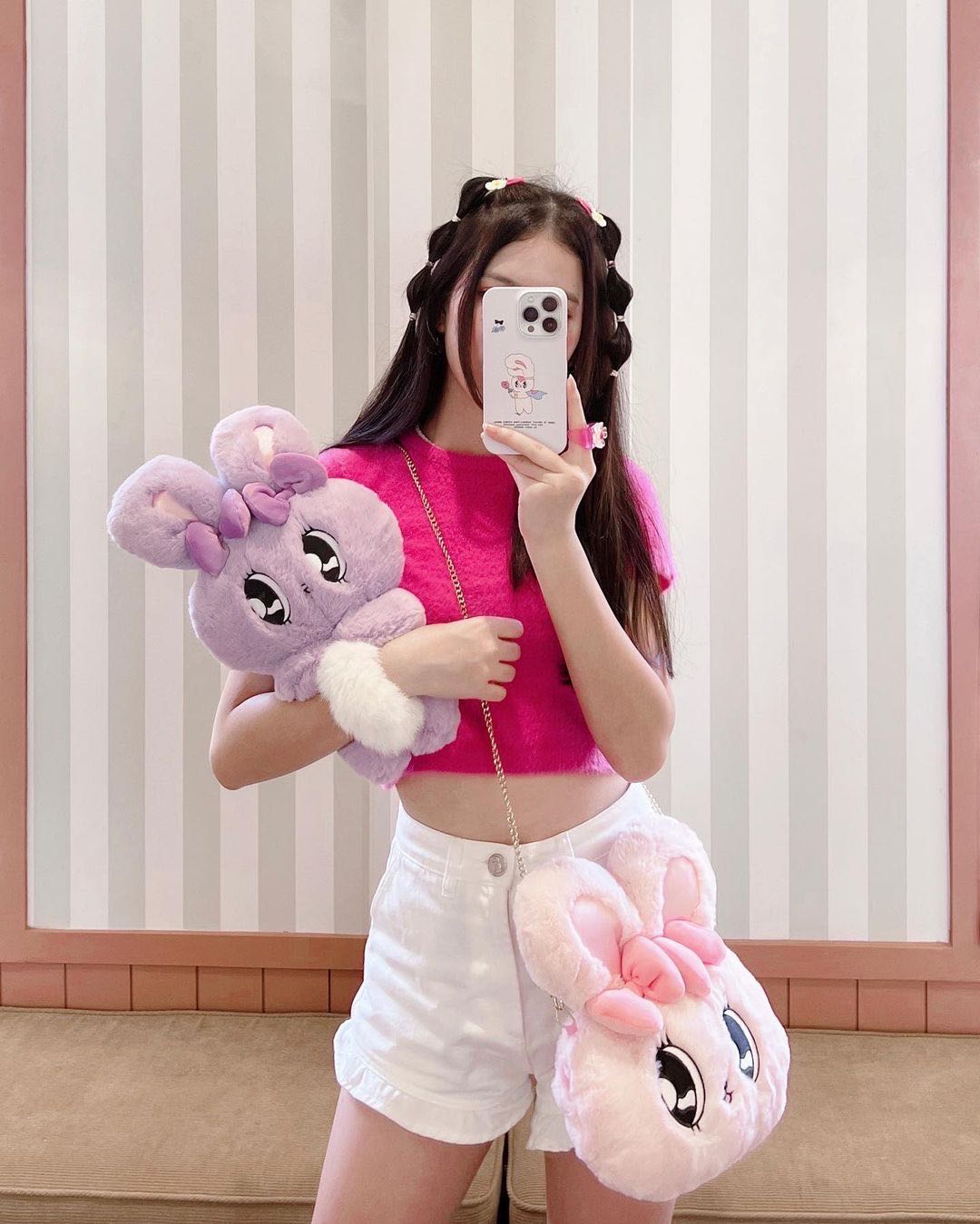 Bunny crossbody store bag