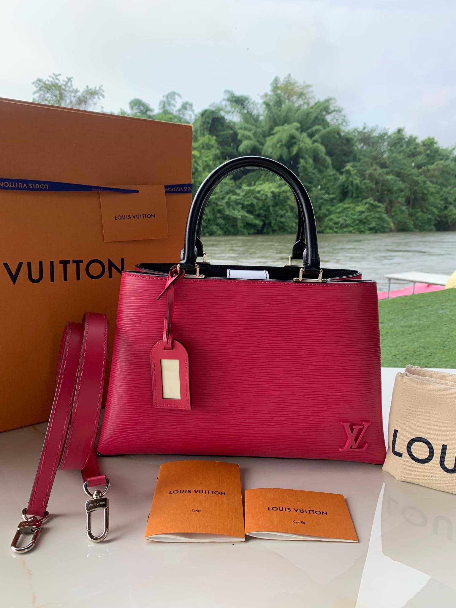 LOUIS VUITTON Kleber WAY Shoulder Epi Hot Pink