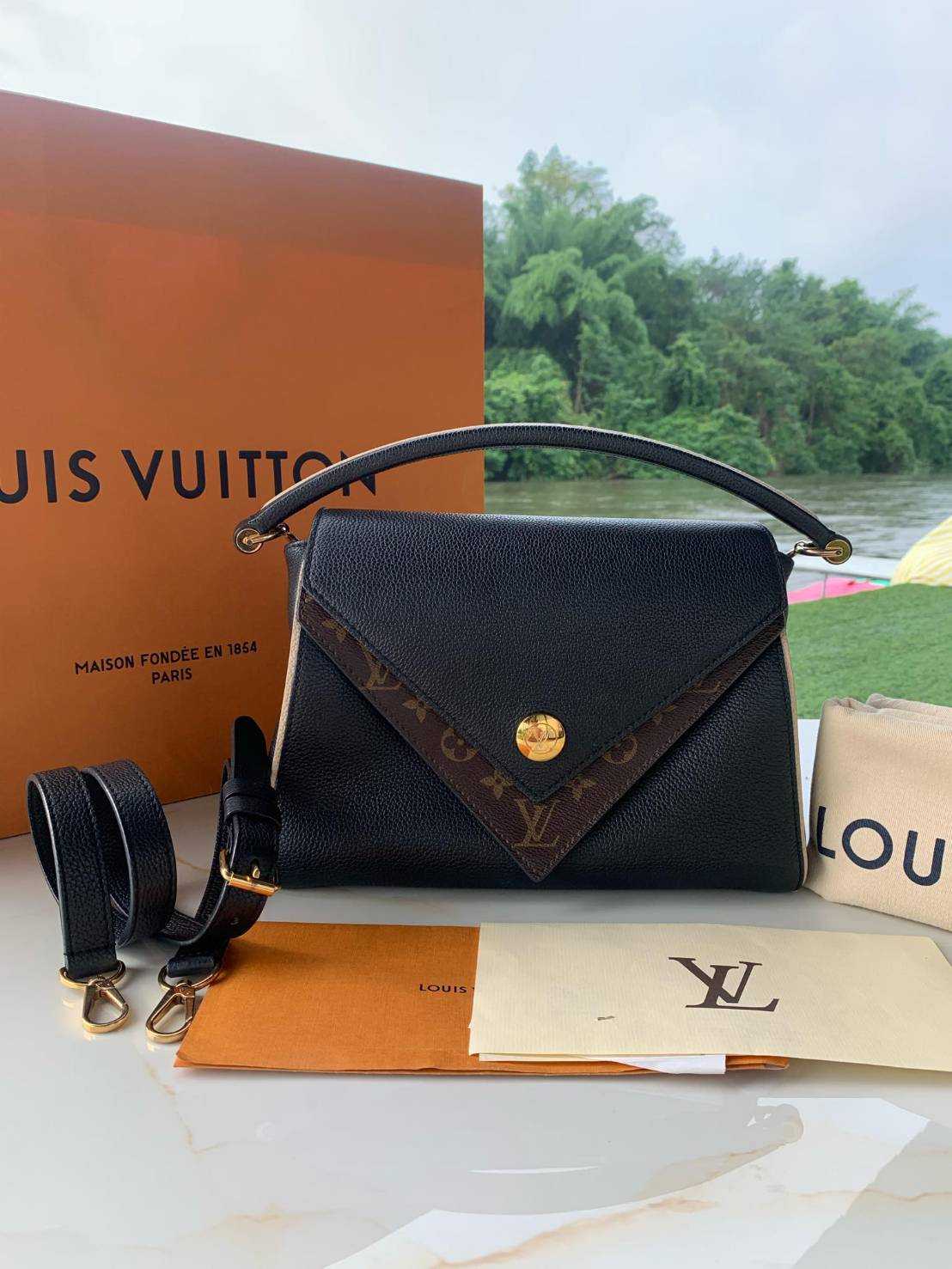 Louis vuitton double v bag new arrivals