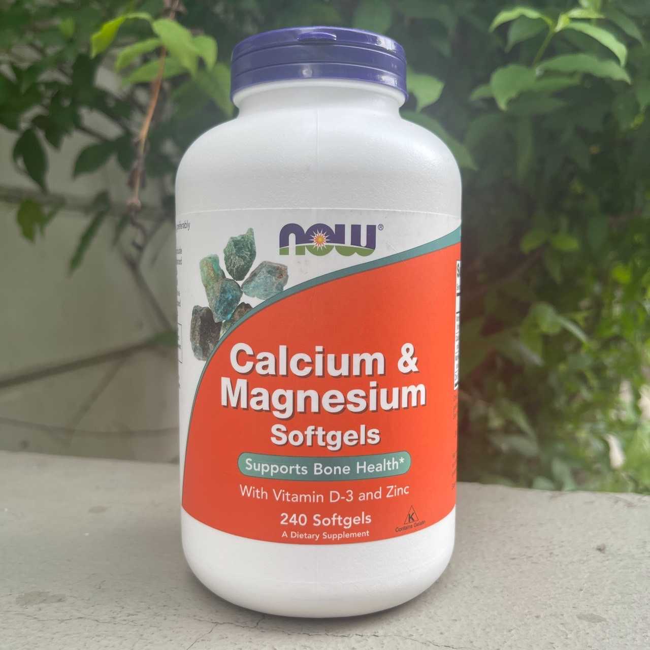 NOW Foods Calcium & Magnesium with Vitamin D3 and Zinc 240 Softgels