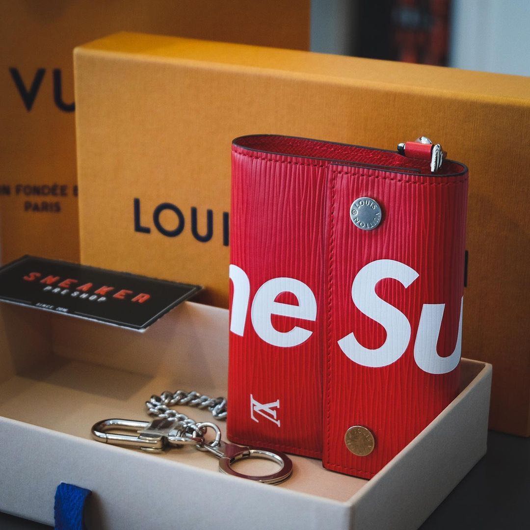 Louis Vuitton, Supreme Chain Wallet Epi Red