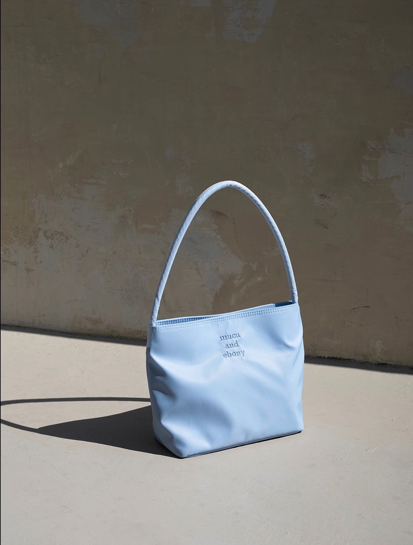 mucu and ebony - nearest bag light blue | LINE SHOPPING