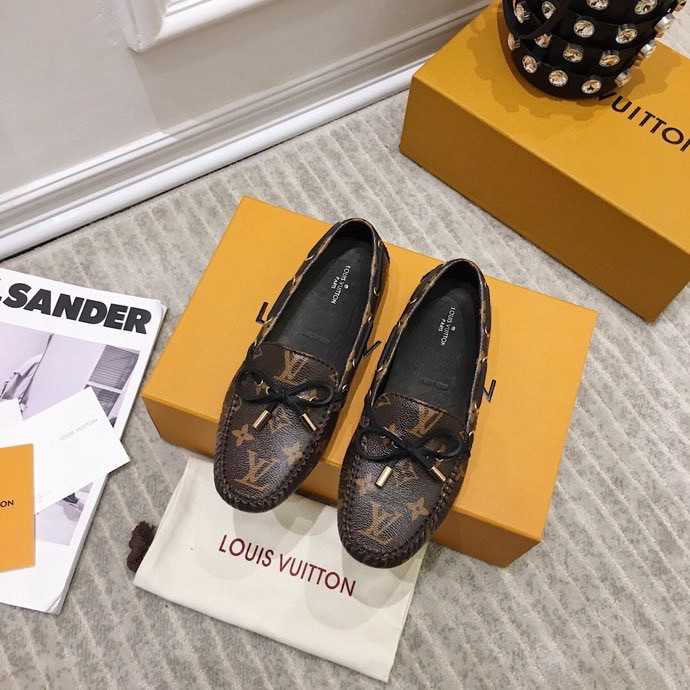 LV Gloria Flat Loafer, Women's Fashion, Footwear, Loafers on Carousell