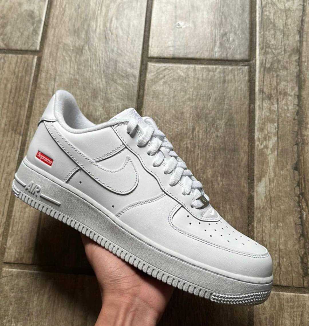 Nike Air Force 1 Supreme 📌(ทักเชทก่อนสั่งซื้อ) | LINE SHOPPING