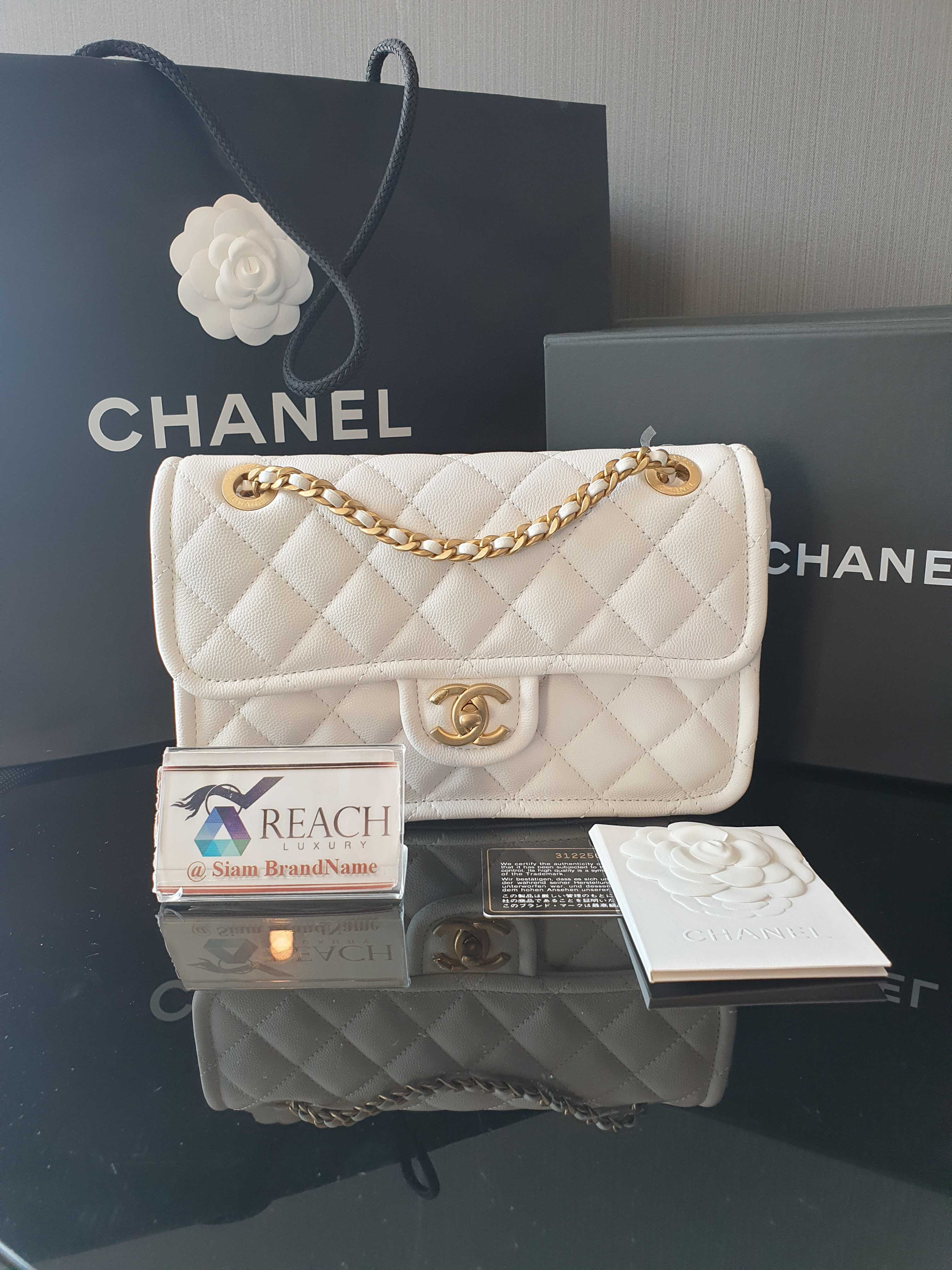 KEPT COND.) CHANEL Caviar Quilted Medium Sweet Classic Flap White