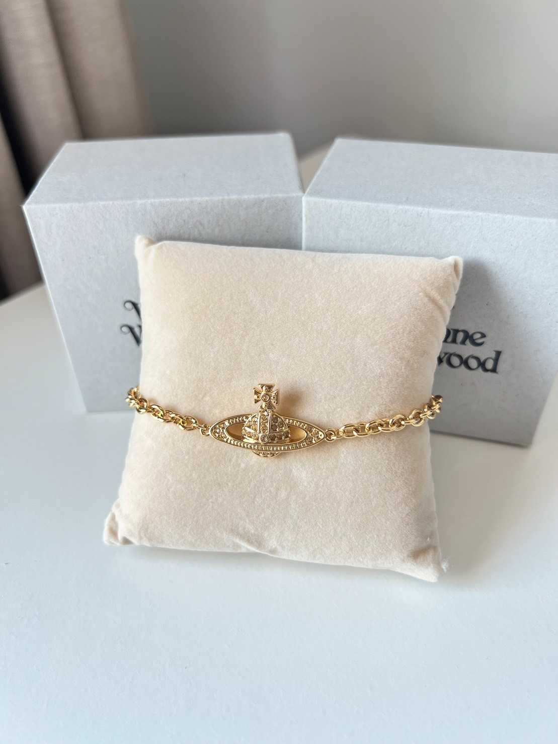 Mini bas relief chain bracelet deals