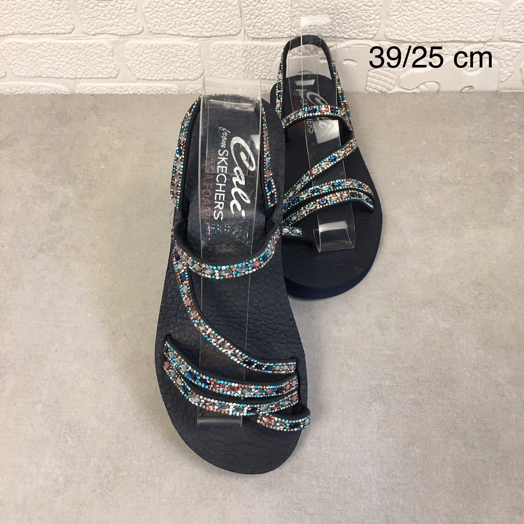 Skechers Yoga Foam Sandals LINE SHOPPING