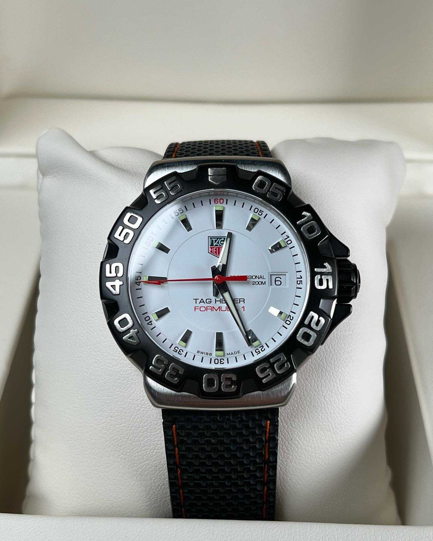 Tag heuer hotsell formula 1 wah1111