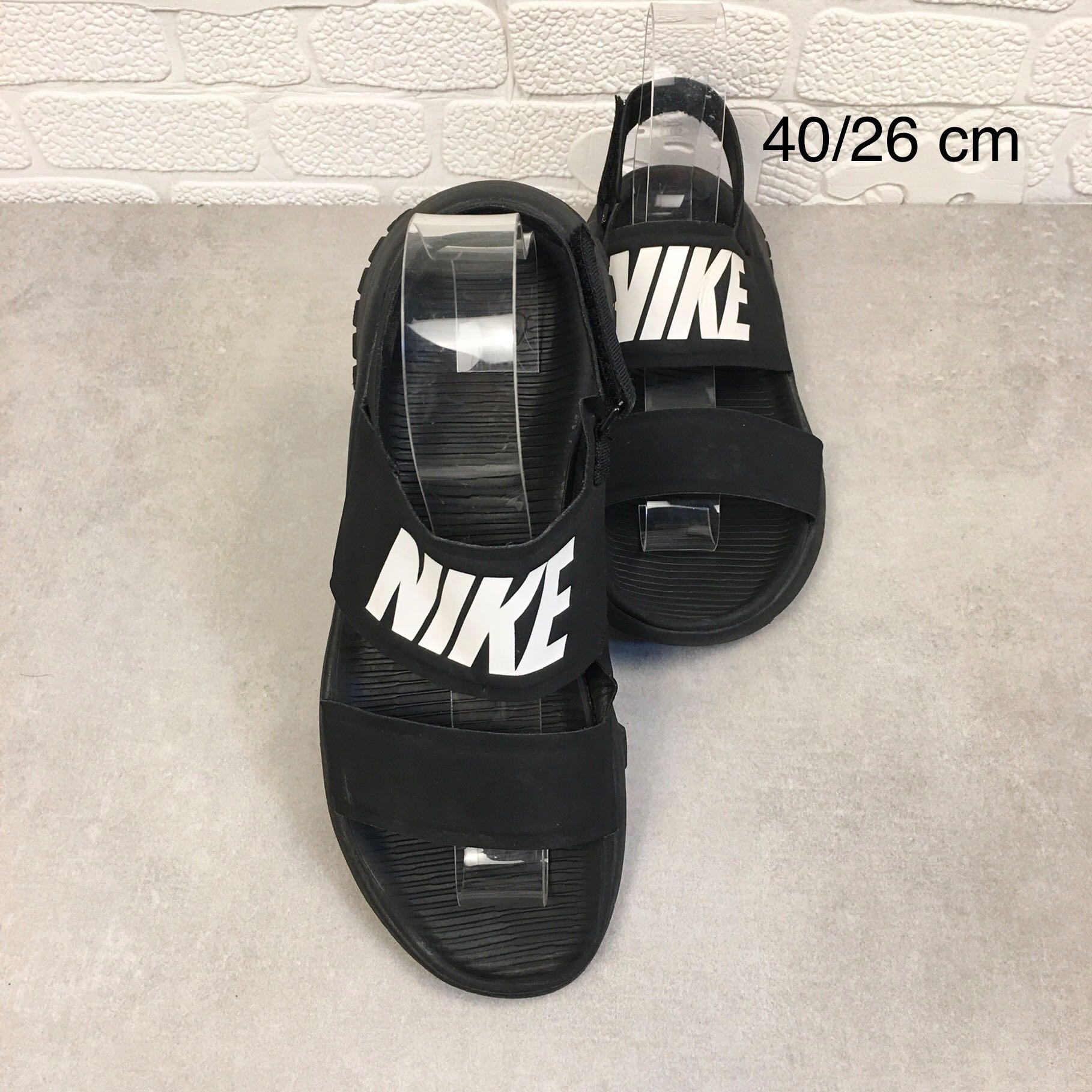 Nike tanjun sandals hot sale black