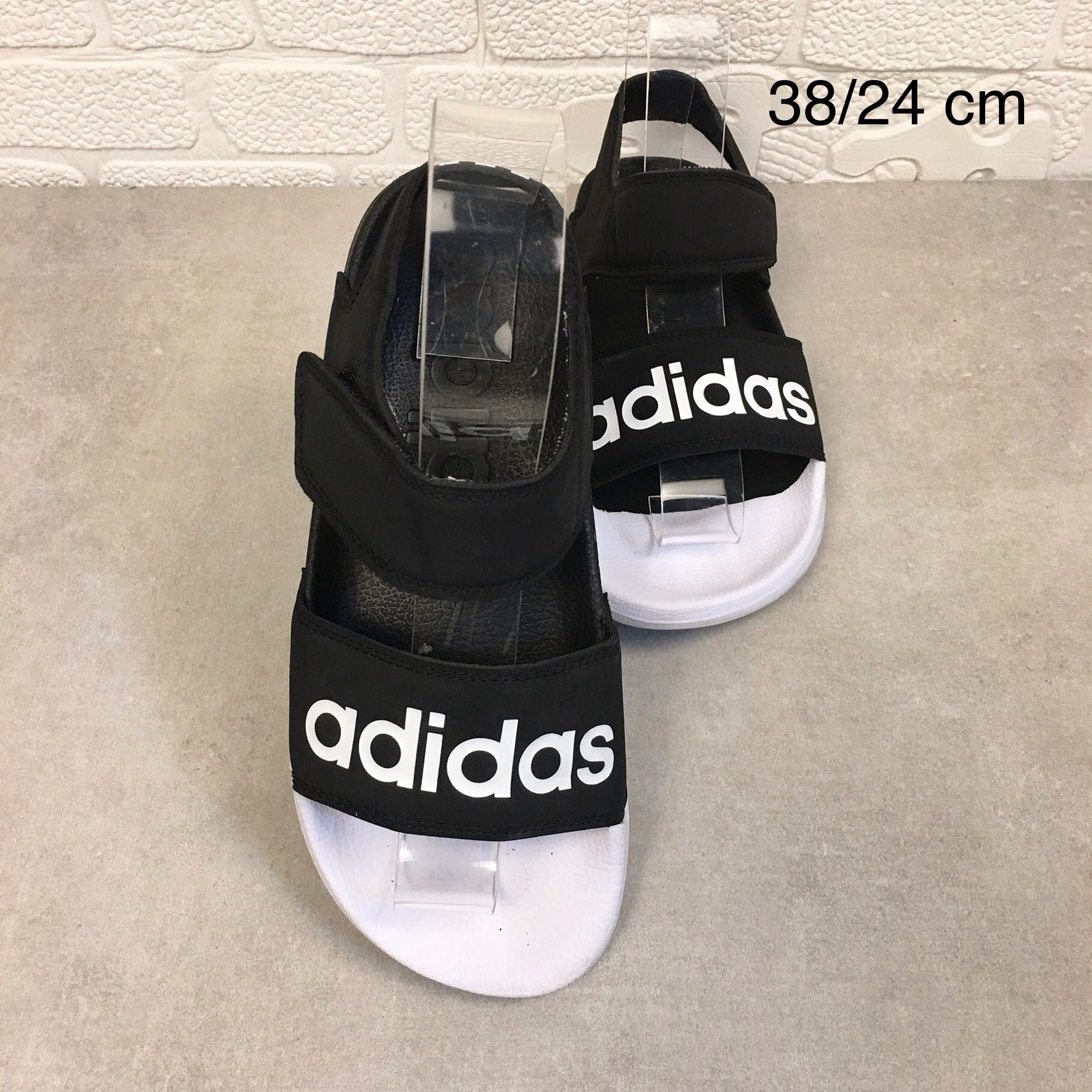 Adidas Sandals Black/White 💯 | LINE SHOPPING