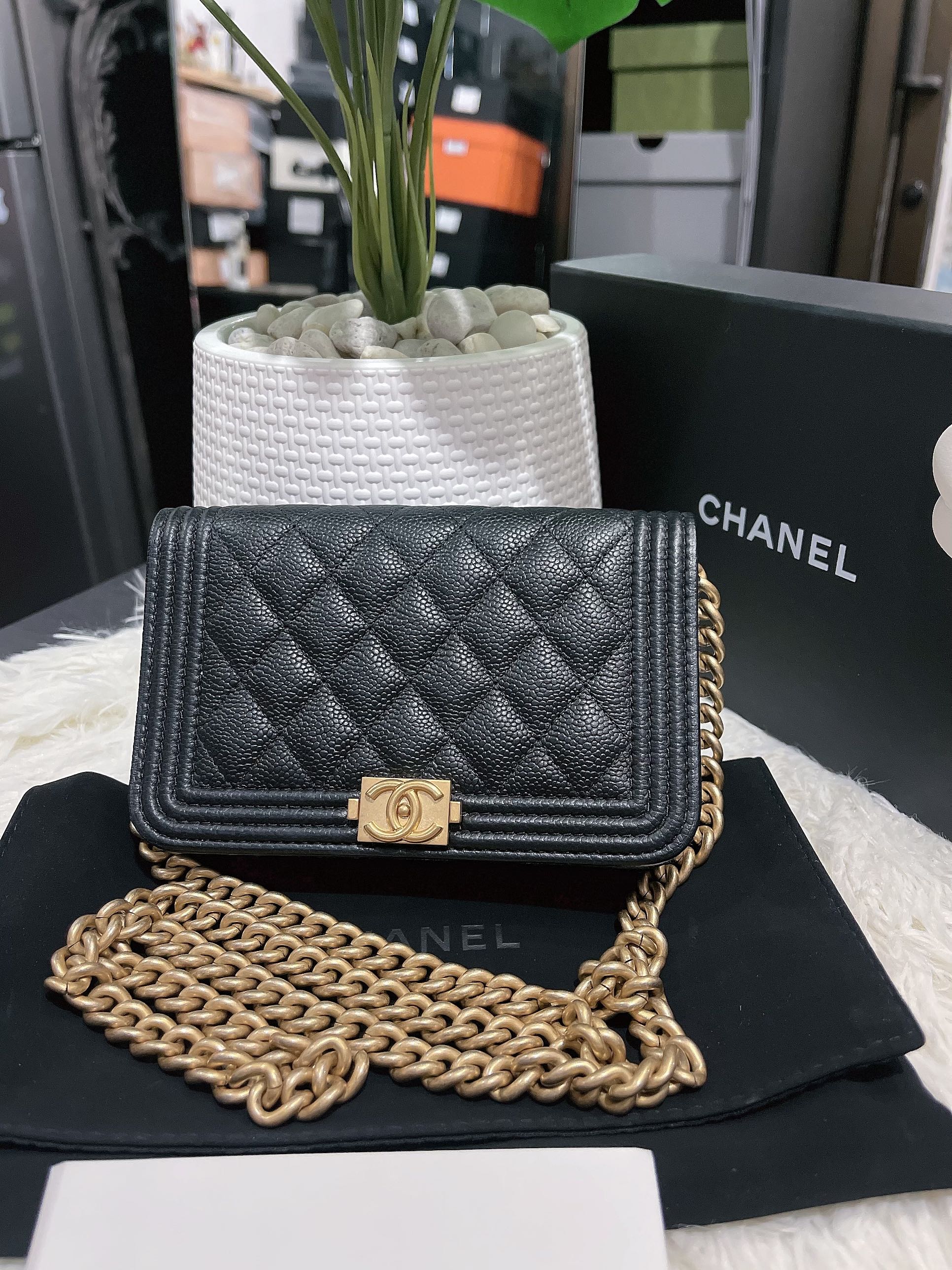 Used like new!! Chanel Woc mini 6 นิ้ว Caviar skin / holo 31 / ghw