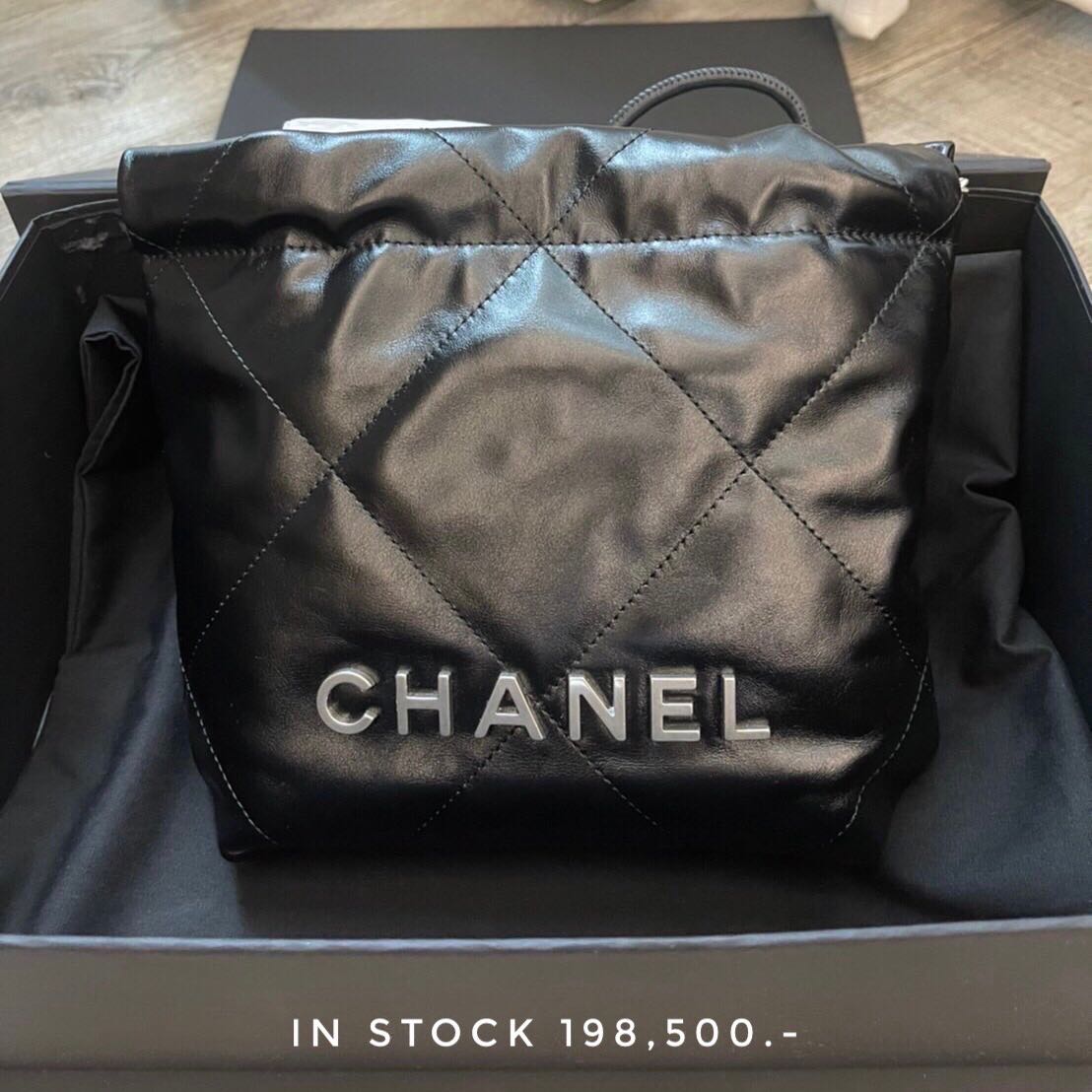 NEW Chanel 22 MINI BAG?! 🤔 Chanel Spring Summer 2023 Runway Bags