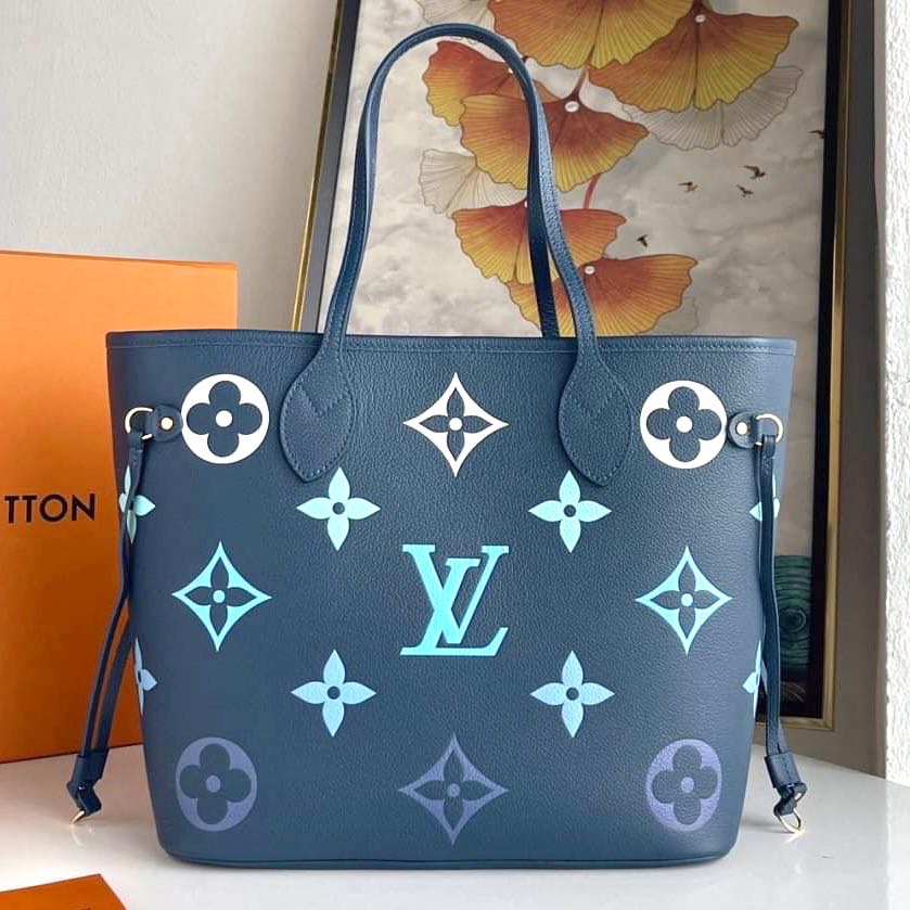 Products by Louis Vuitton: Neverfull GM