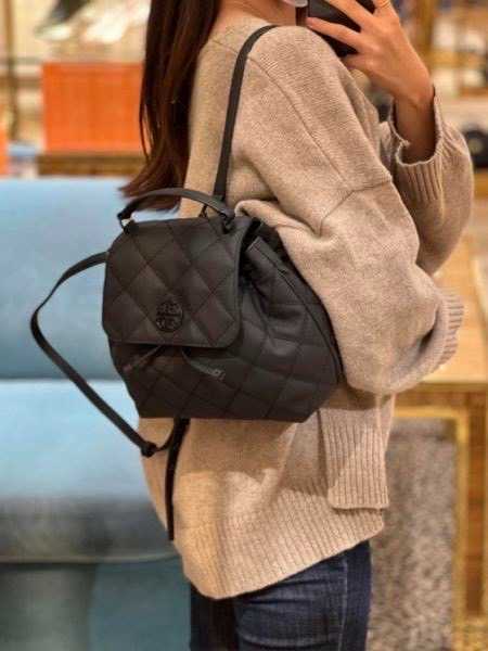 พร้อมส่ง 14,090 บาท Tory Burch Willa Backpack Matte Black | LINE