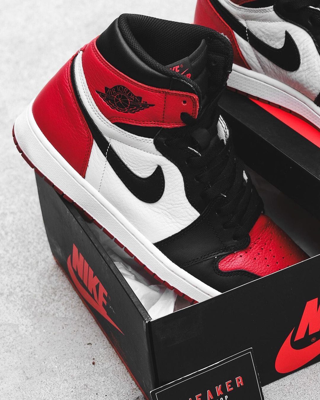 Nike air jordan 1 retro top high og bred toe ราคา