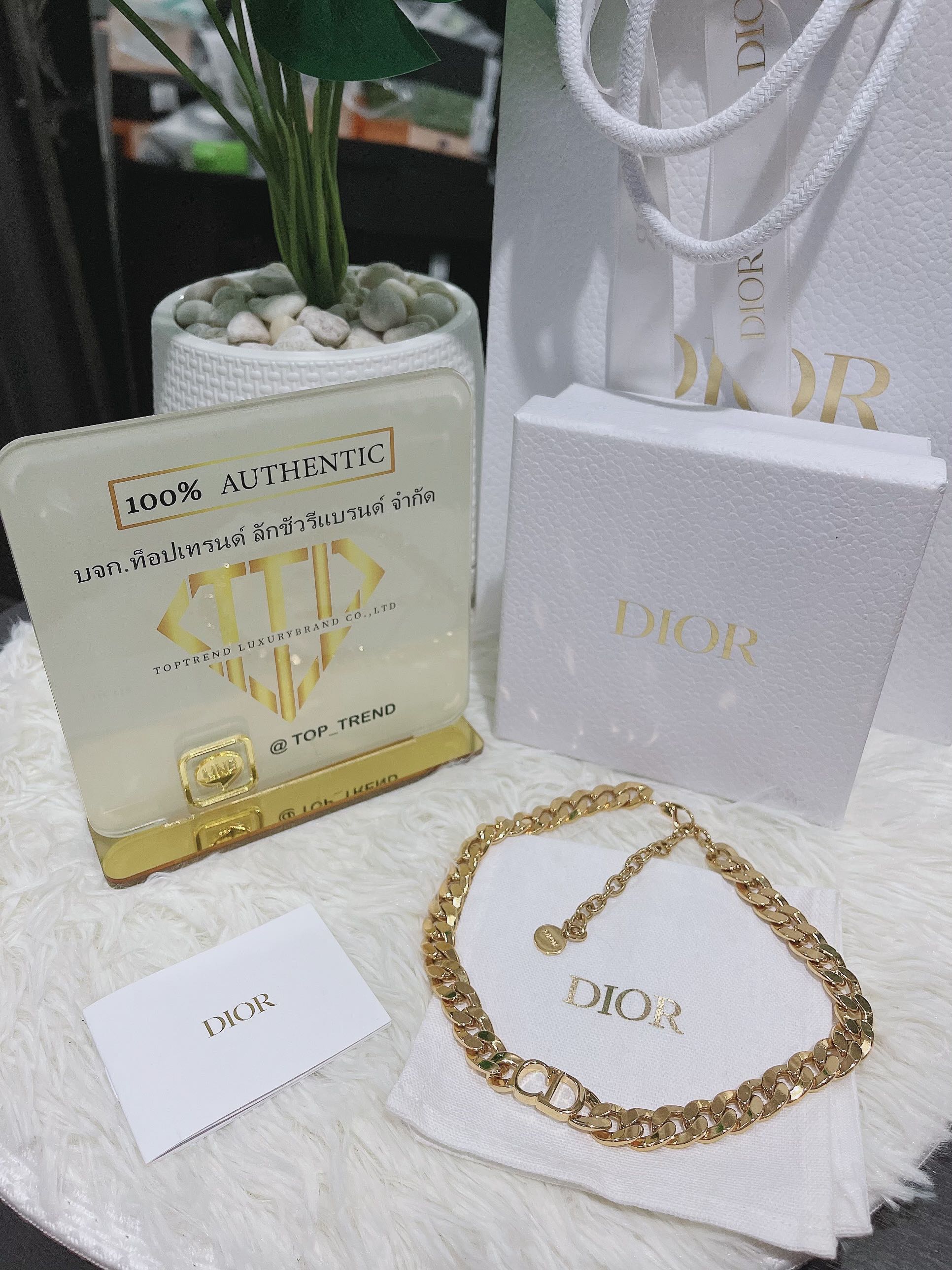 30 discount montaigne choker