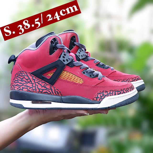 Jordan spizike hot sale toro bravo