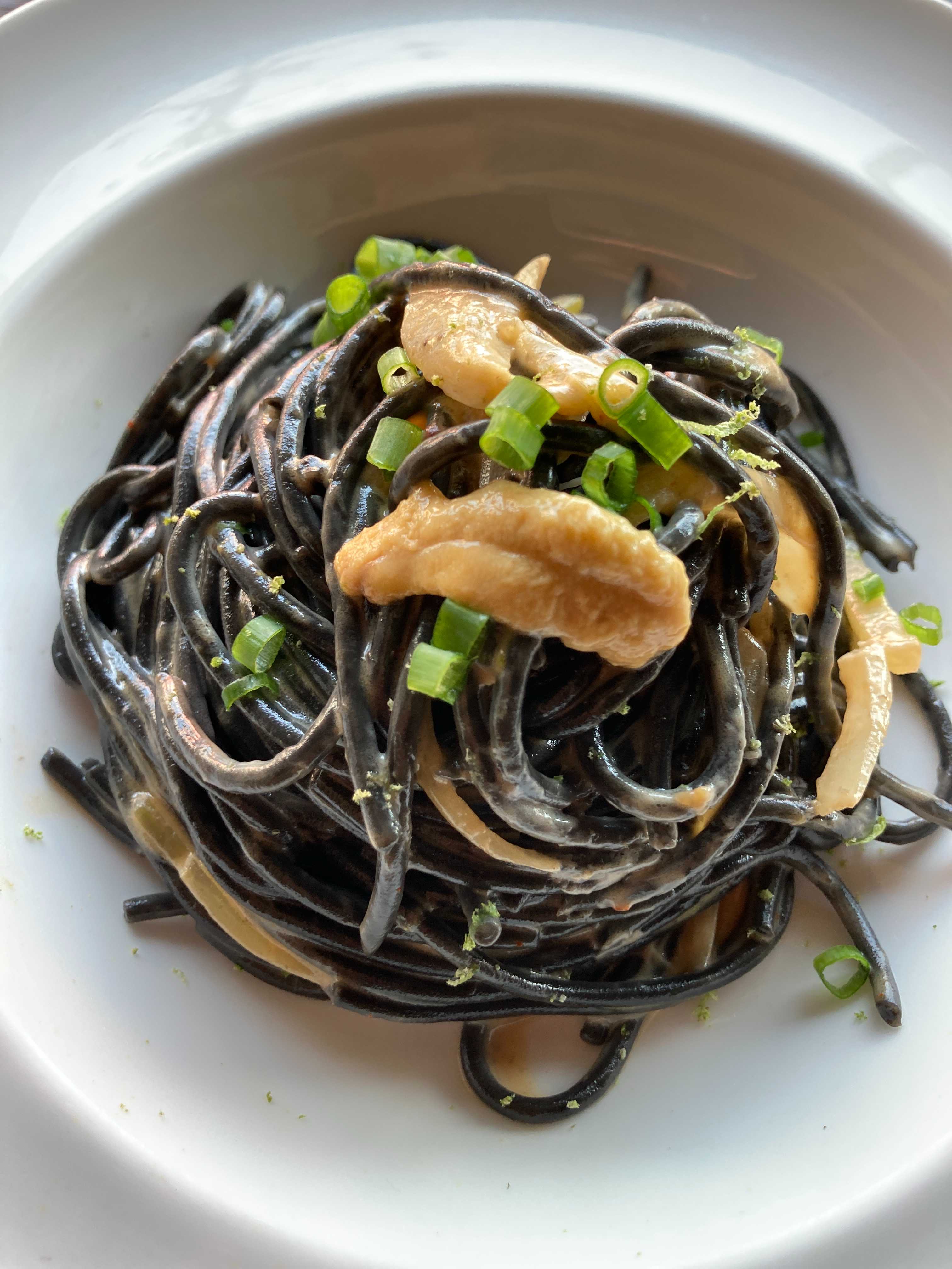 Uni Pasta (Black Squid ink) พาสต้าหมึกดำ หอยเม่น | LINE SHOPPING