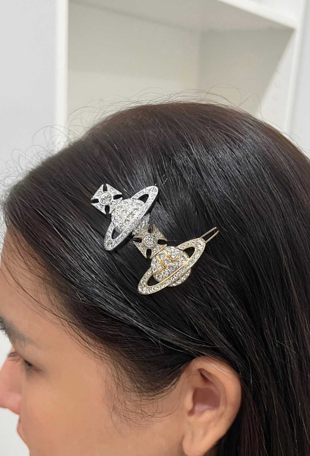 New Vivienne Westwood Corinne hair clip ขนาด 38mm สีเงิน /สีทอง LINE