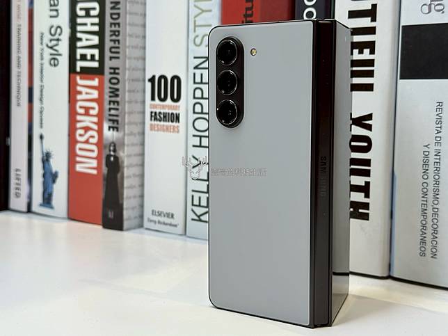 三星摺疊機好還要更好！陳啟蒙：2025 年滲透率、自有通路銷售額要翻倍成長 - Yahoo奇摩汽車機車