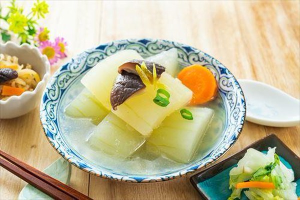 あなたは豚バラ派 鶏肉派 ハヤトウリ の煮物は具材で味変が吉 オリーブオイルをひとまわしニュース