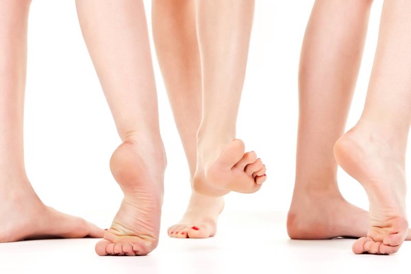 ふくらはぎ痩せに効く簡単ストレッチ マッサージ ひざ下が痩せない原因は 本気の脚やせダイエット ヨガジャーナルオンライン