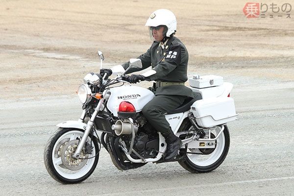 警察？交通機動隊？白バイ？黒革服 - その他