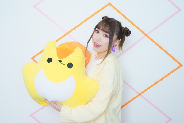 すみぺさんと一緒に温泉に入りたい！ 『声優と夜あそび2023』水曜日新MC・鈴木愛奈が抱く“上坂すみれへの愛”【インタビュー】（アニメ！アニメ！）