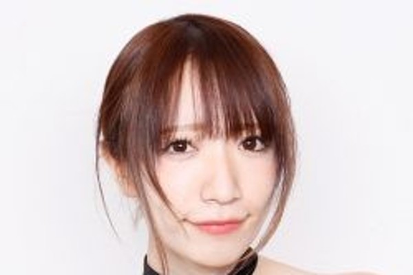 清水あいり、「hバスト渓谷見せ」大開脚ヒップ浮かせヨガ動画にファン骨抜き（アサ芸プラス）