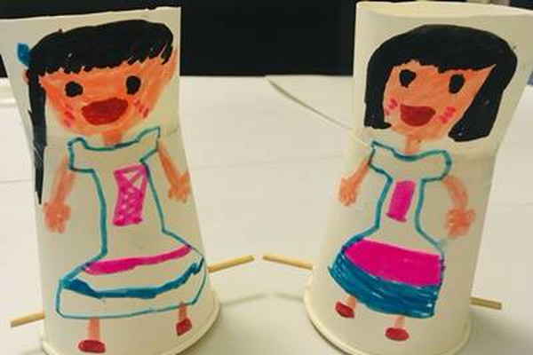 想像力を刺激する工作 動く紙コップおもちゃの作り方 Chiik チーク