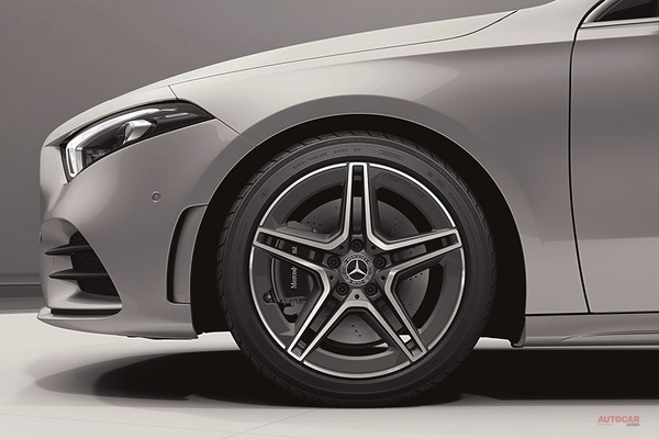 新型メルセデス・ベンツAクラス（W177）を解説 価格／MBUX／内装／デザイン（AUTOCAR JAPAN）