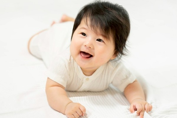保育士が教えます うつぶせが苦手な赤ちゃんはどうすればいい ベビーカレンダー
