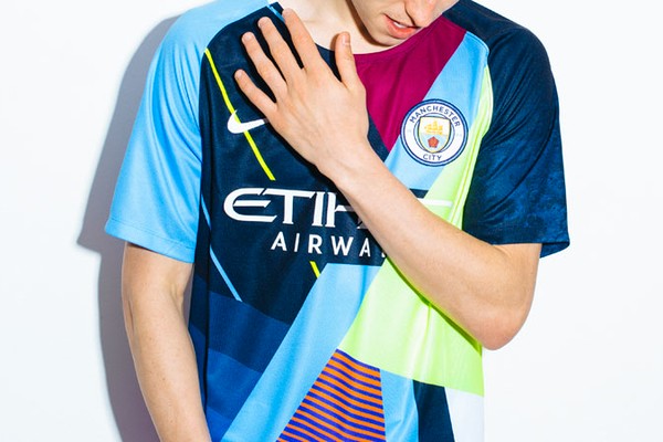 マンチェスターシティ セレブレーション マッシュアップ シャツ-