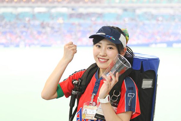 ペナントより過酷 毎試合入替え戦を行うナゴヤドームの売り子事情 ウォーカープラス