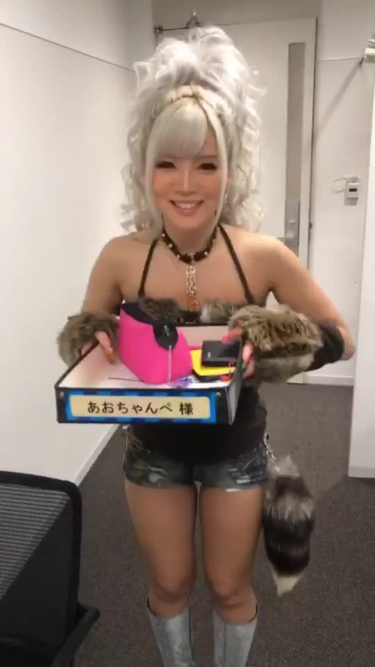 Mixed Media Feed Black Diamond