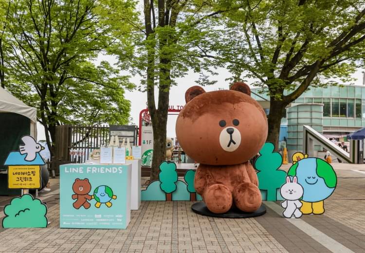 Mixed media feed | LINE FRIENDS | LINE Official Account