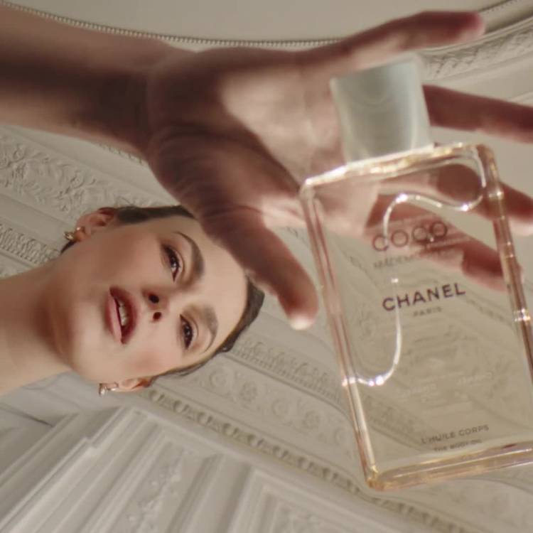 Mixed media feed | CHANEL BEAUTY | LINE Official Account