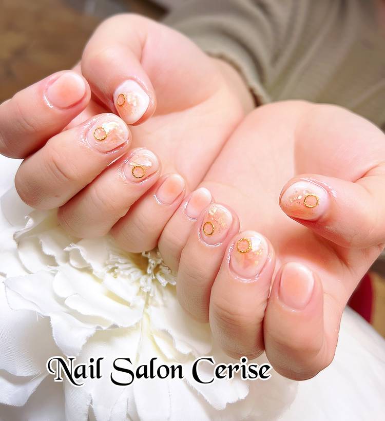 Salon Nail Cerise là địa chỉ tin cậy cho các tín đồ của làm móng tay. Với một đội ngũ chuyên nghiệp và nhiều năm kinh nghiệm, chúng tôi sẽ mang đến cho bạn sự thoải mái và niềm vui trong quá trình chăm sóc móng tay của mình. Hãy ghé thăm chúng tôi để trải nghiệm dịch vụ hoàn hảo nhất.