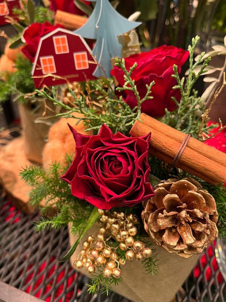 Mixed Media Feed 青山フラワーマーケット アミュエスト博多 Line Official Account