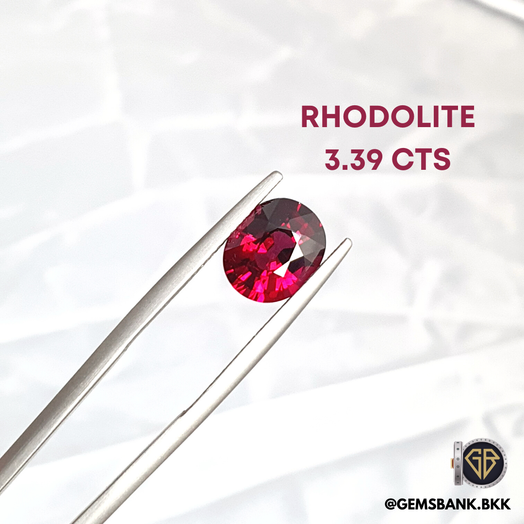 Natural Rhodolite Garnet โรโดไลท์สีชมพู ขนาด 3.39 cts