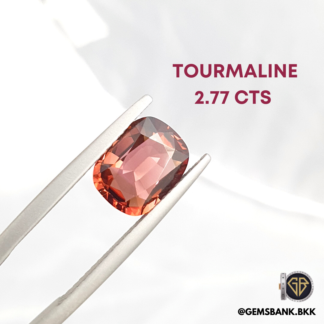 Natural Tourmaline ทัวร์มาลีนสี Orange Pink ทรงไข่หมอน ขนาด 2.77 cts