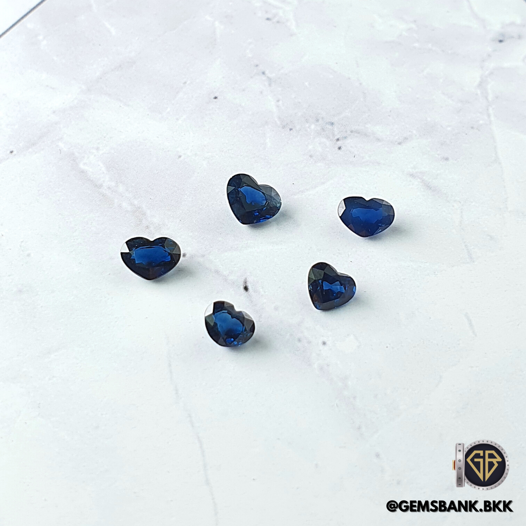 Natural Blue Sapphire บลูแซฟไฟร์ ทรงหัวใจ cts 3.23