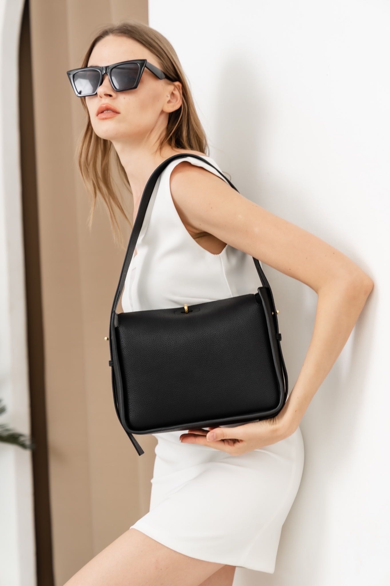 VAL shoulder bag - black