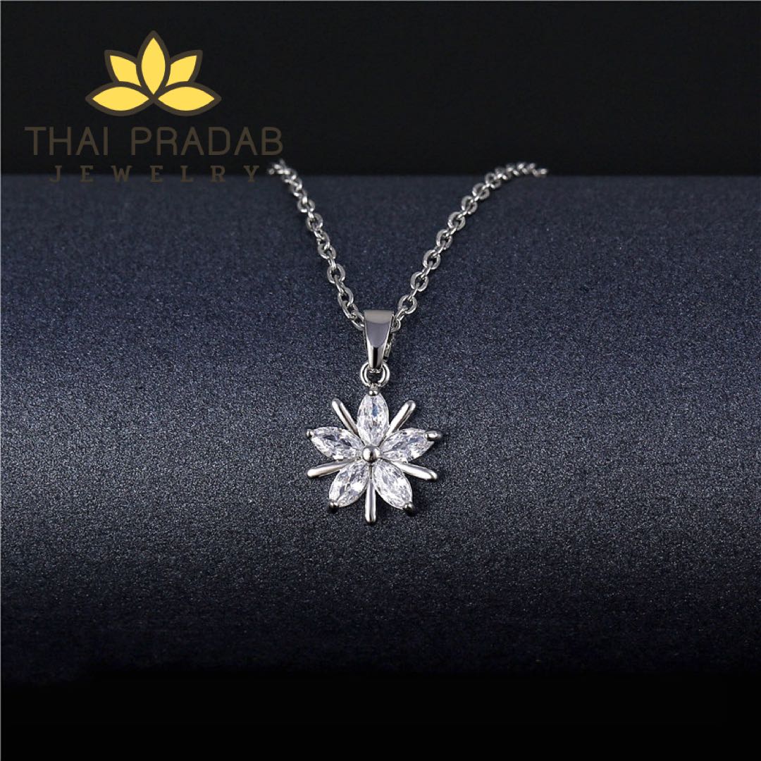 Thai Pradab สร้อยเพชร จี้เพชร สร้อยสแตนเลสแท้ เงาสวย สร้อยคอเพชร เพชรเล่นไฟมาก สร้อยคอแฟชั่น TPD030