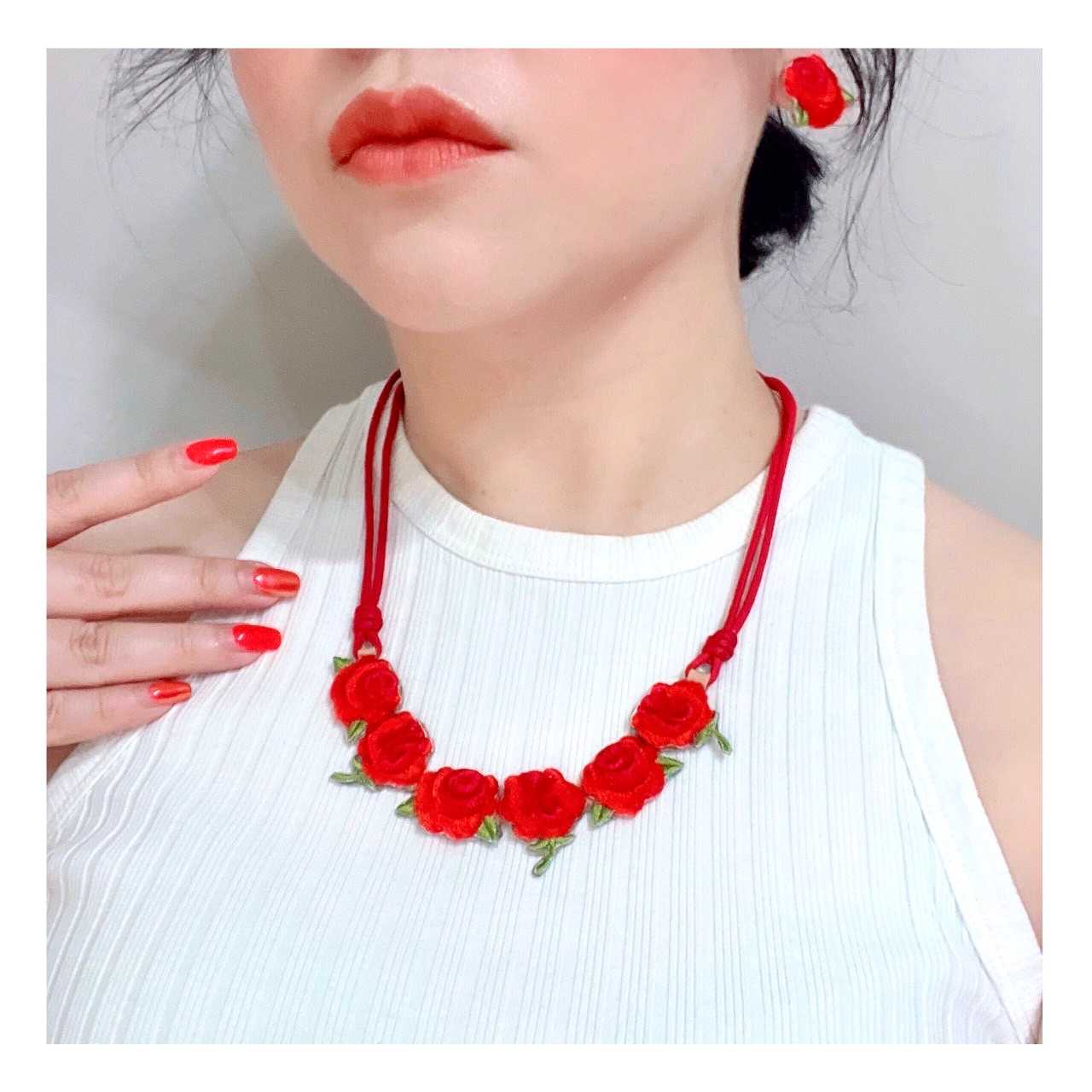 Roses Are Red Necklace (Limited)